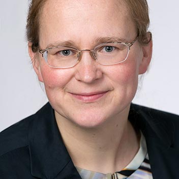 Dr. Esther-Maria Guggenmos