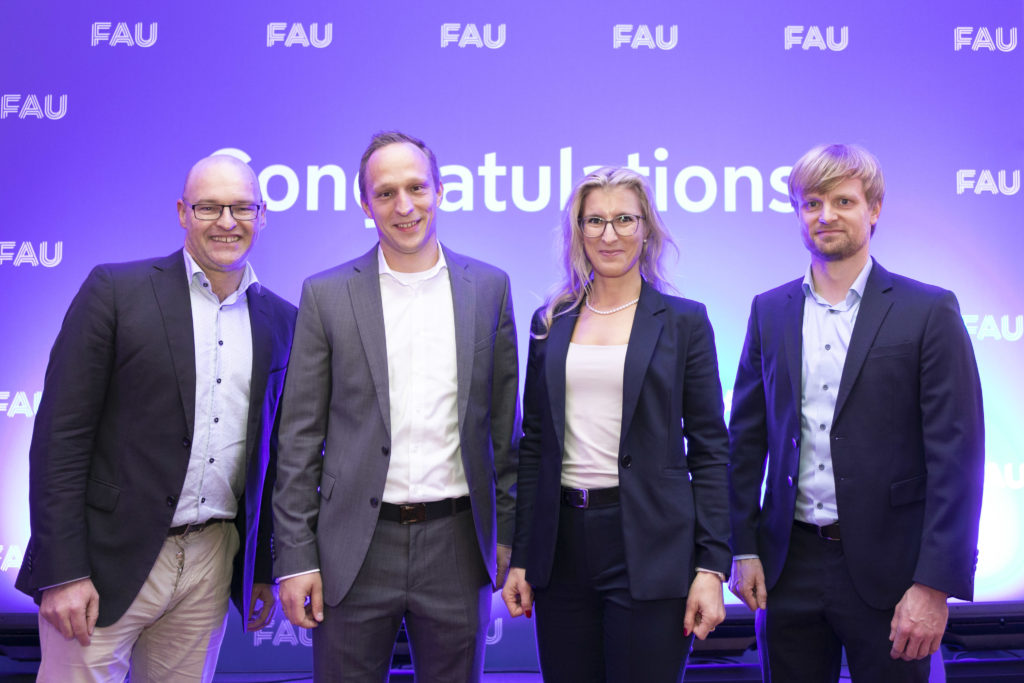 Gruppenfoto der Habilitationspreisträger/-innen bei den FAU Awards 2022